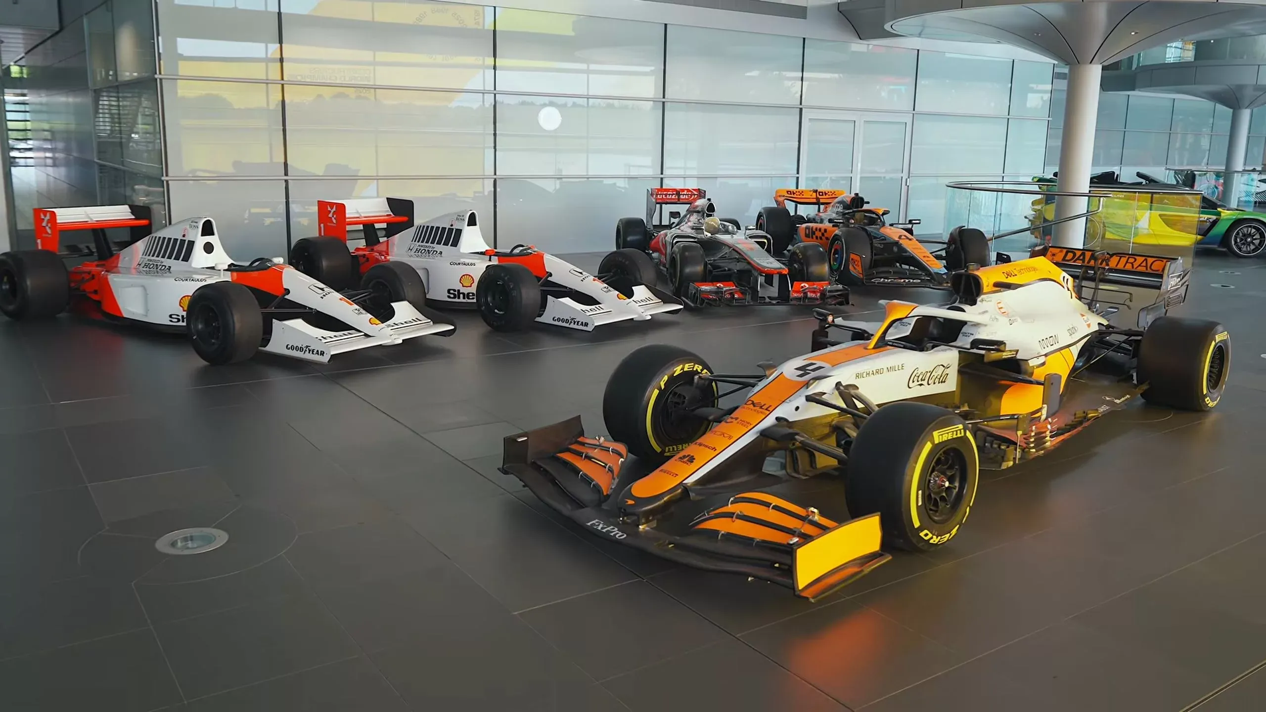 ក្រុមប្រណាំង McLaren Racing ប្រកាសដាក់លក់ឡានប្រណាំង Formula 1 ដ៏ល្បីល្បាញរបស់ខ្លួនចំនួន ៥ គ្រឿង មានតម្លៃត្រឹម ១០លានដុល្លារអាមេរិកប៉ុណ្ណោះ!